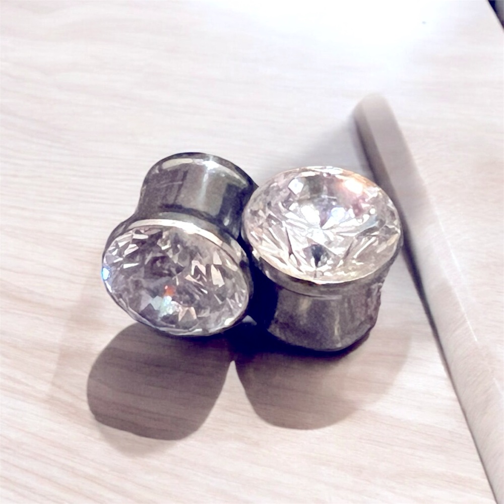 Anatometal Titanium Double Flare Single Stone Eyelet